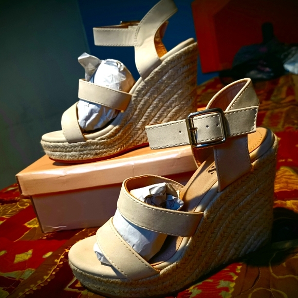 AMS CAMILA-5 NATURAL WEDGE SANDAL - Picture 1 of 3